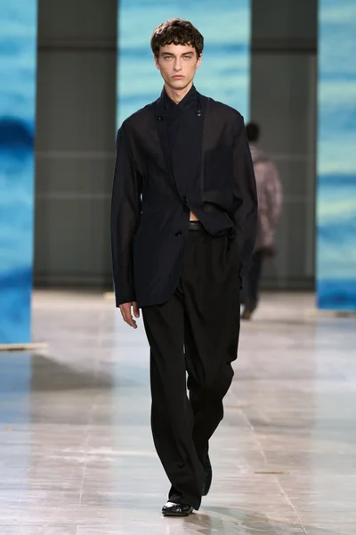 Look 48